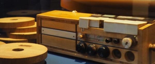  Magnétophone en bois,